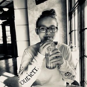 Meet your Posher, Avery